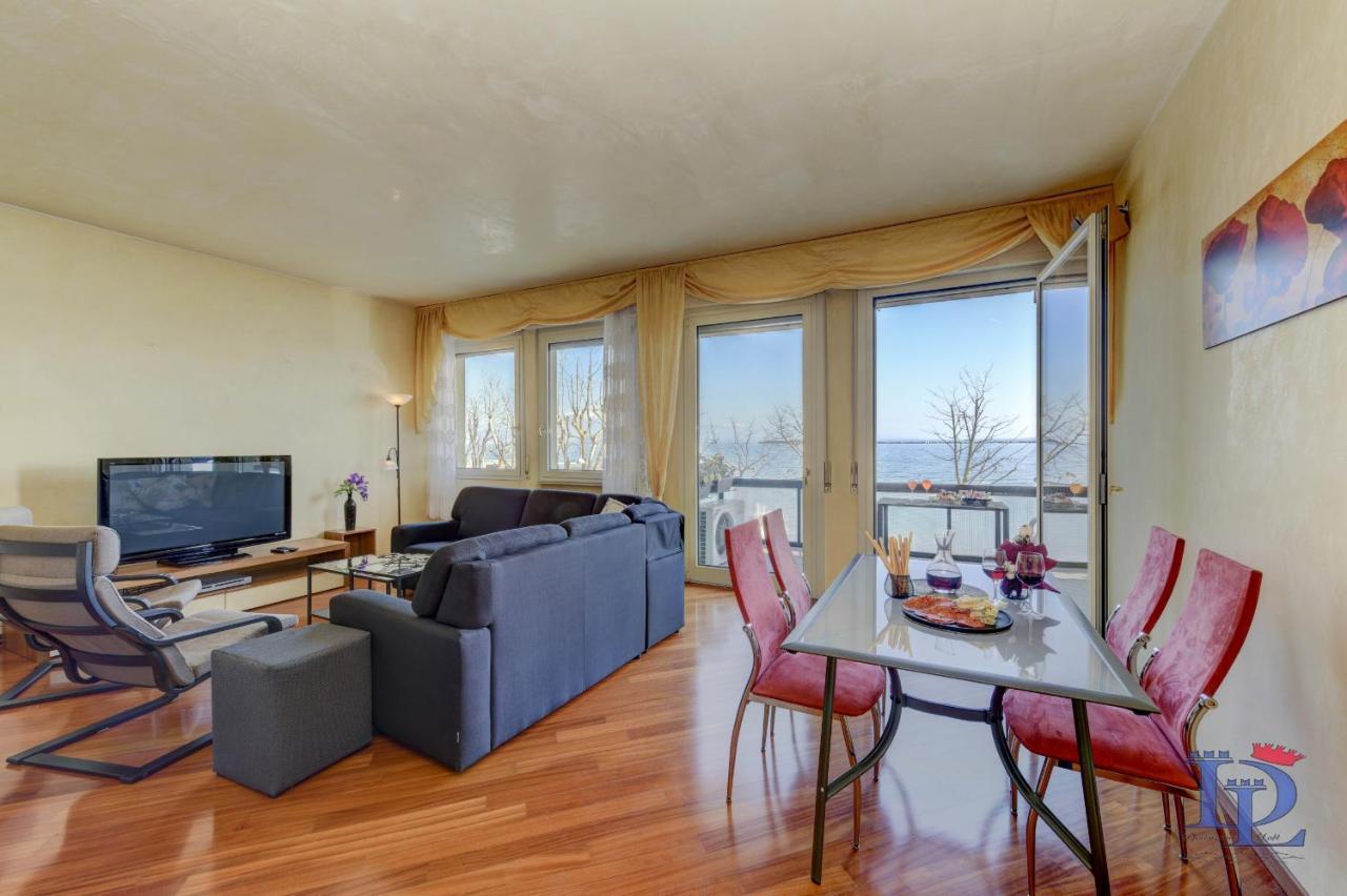 Desenzanoloft Official Partner Marriott Homes & Villas - Charming On The Lake Front Lake ديسينسانو ديل غاردا المظهر الخارجي الصورة